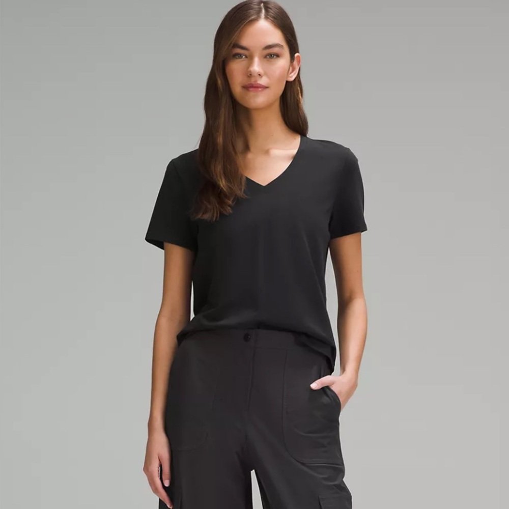 Lululemon Athletica Black V-Neck Top size 10